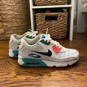 Nike Vintage Air Max Shoes Size 5-Youth